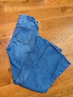 Abercrombie & Fitch Women's Light Blue Flare Jeans